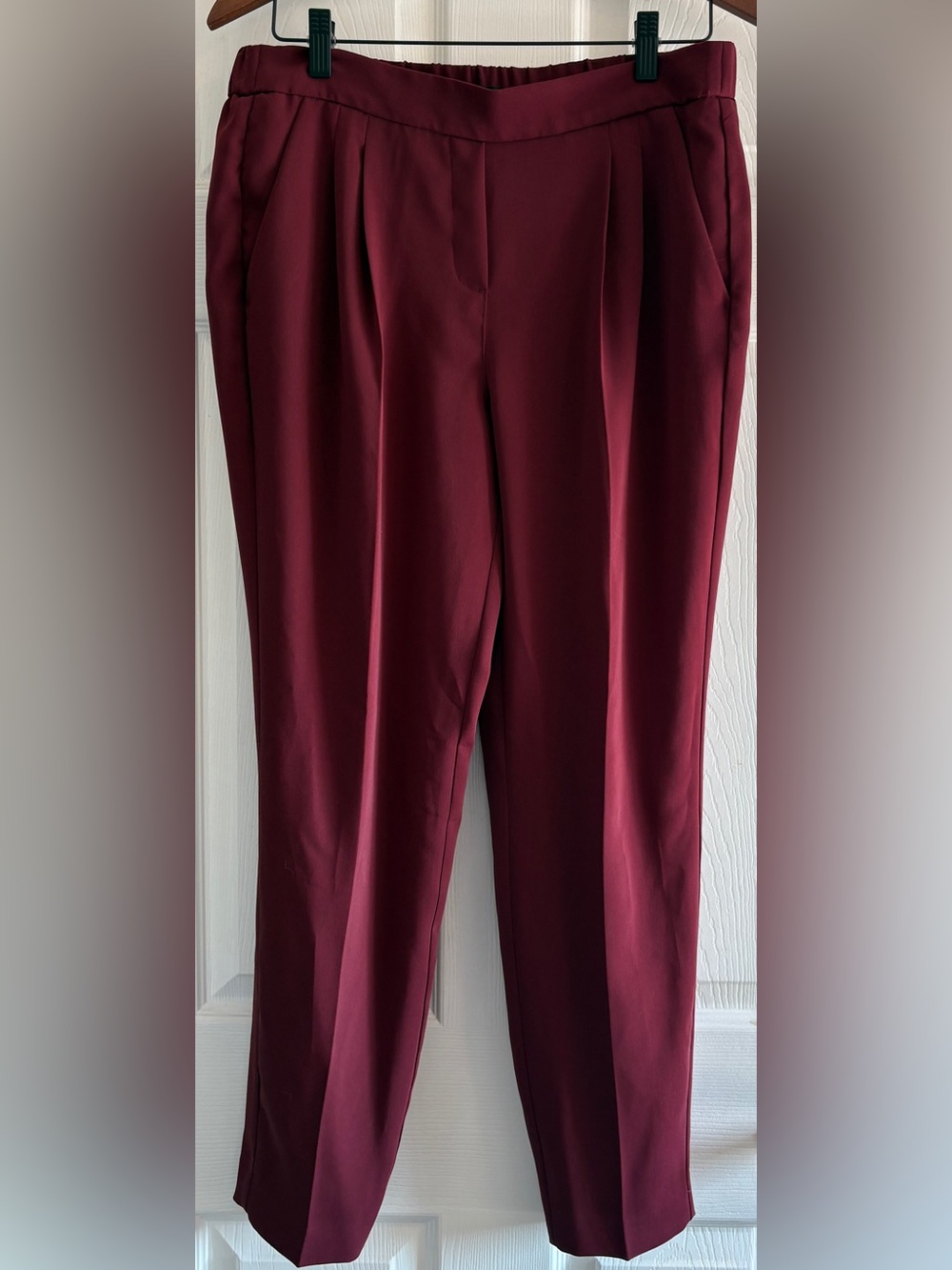 RW & CO. Pleated Tapered Burgundy Dress Pants Trouser Medium M